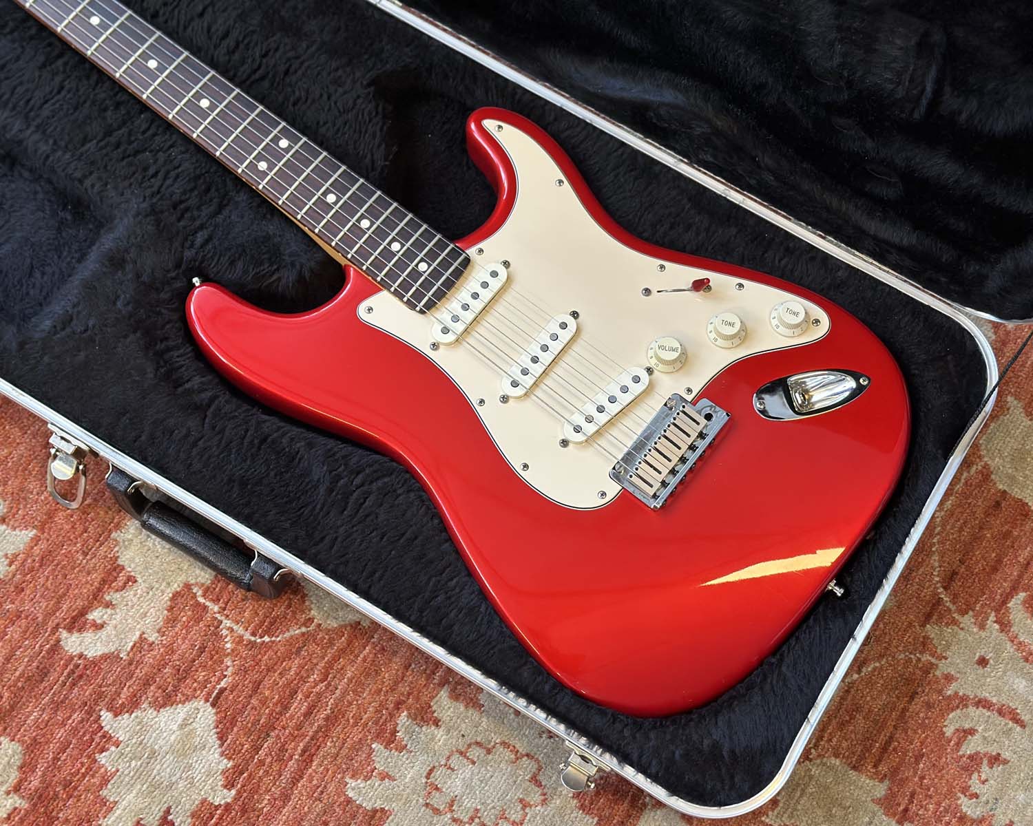 1989 Fender American Standard Stratocaster - Candy Apple Red - Image 8