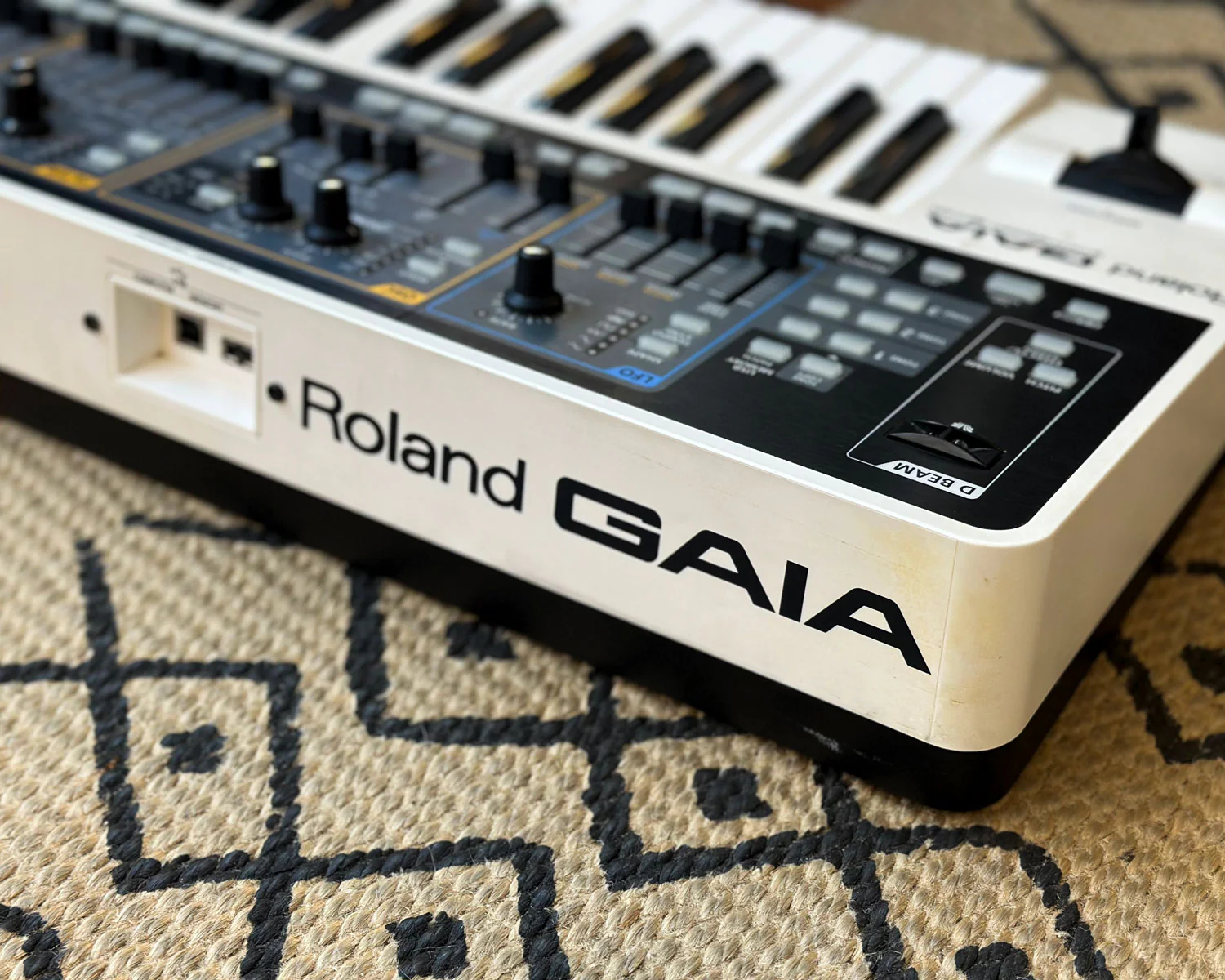 Roland SH-01 GAIA Synthesizer - Image 2