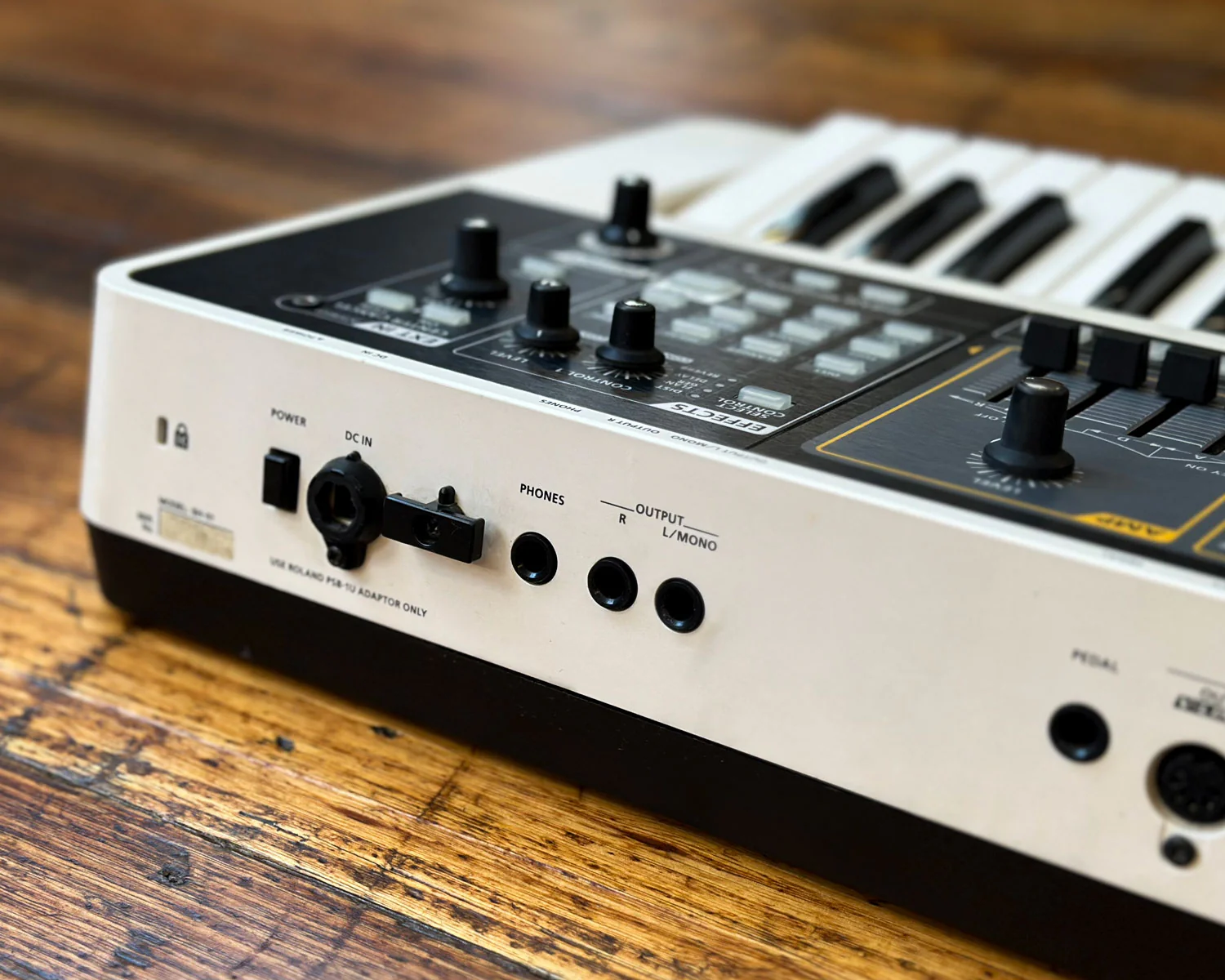 Roland SH-01 GAIA Synthesizer - Image 3