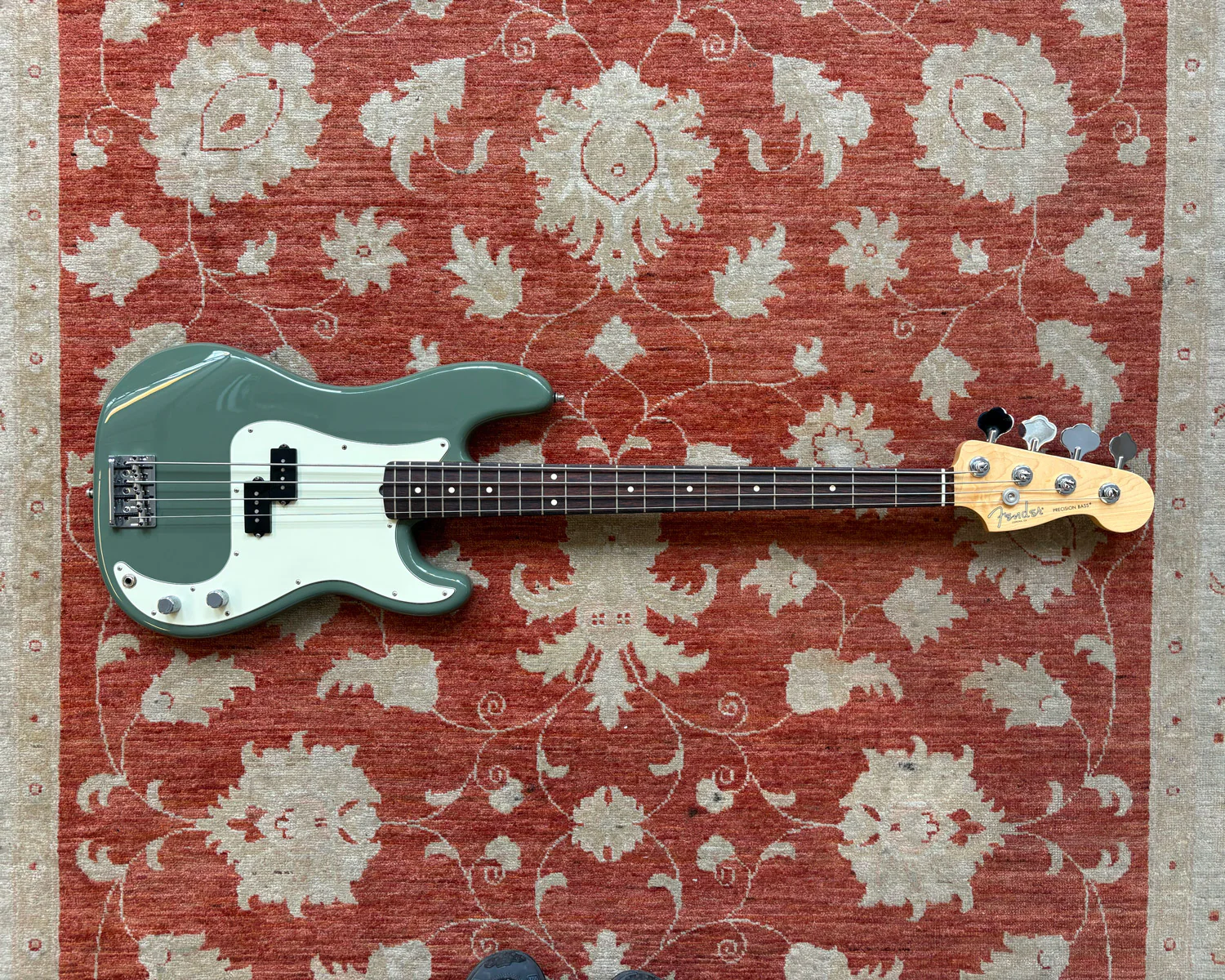 Fender American Professional Precision Bass - Antique Olive - Image 4
