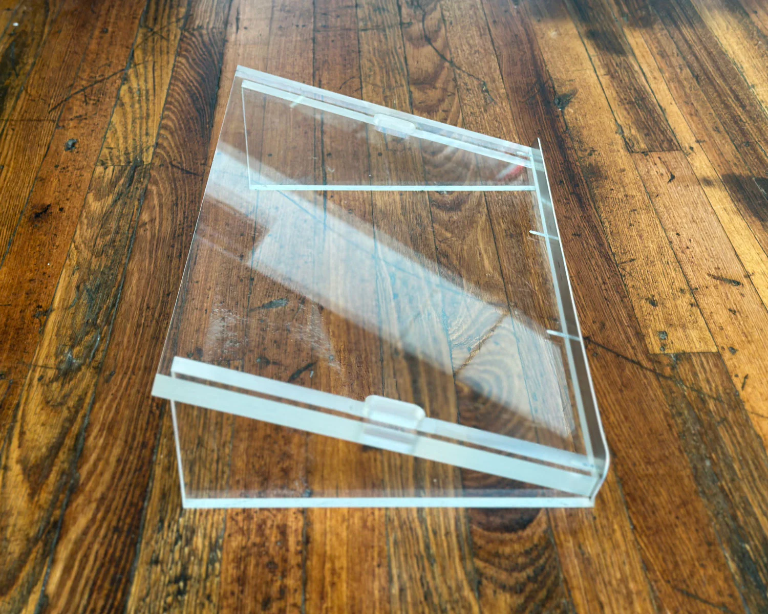 Perspex Stand - Image 2