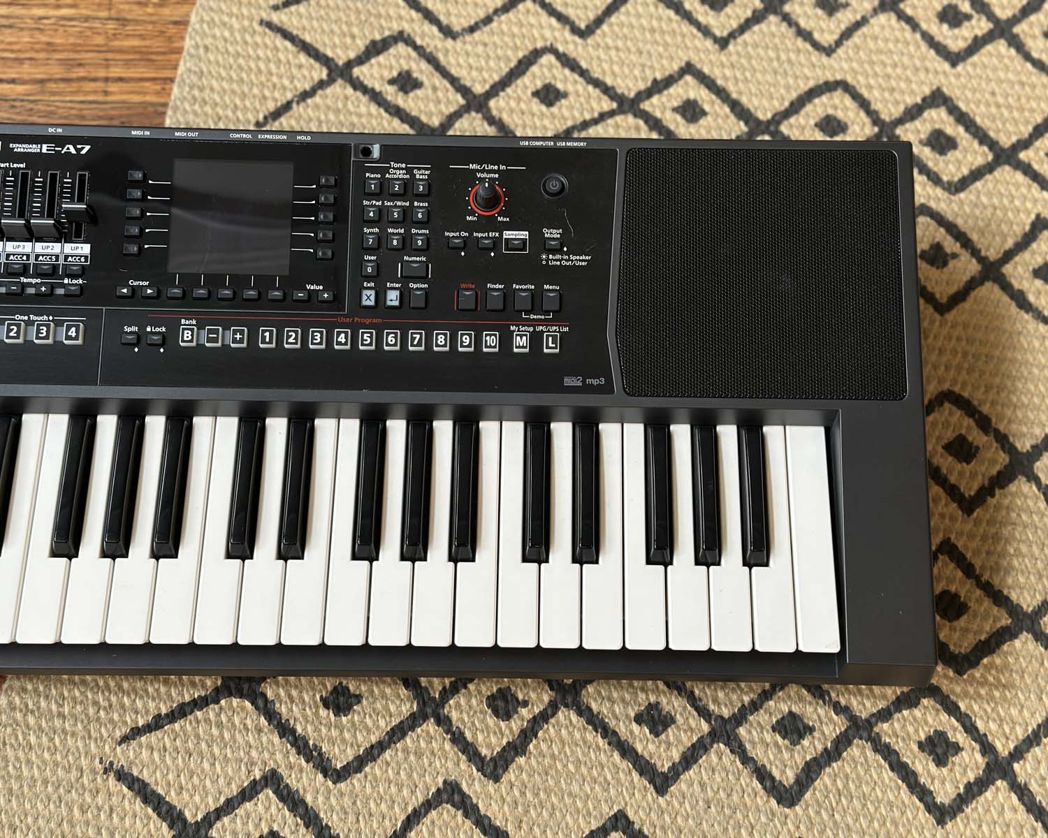 Roland E-A7 Expandable Arranger - Image 3