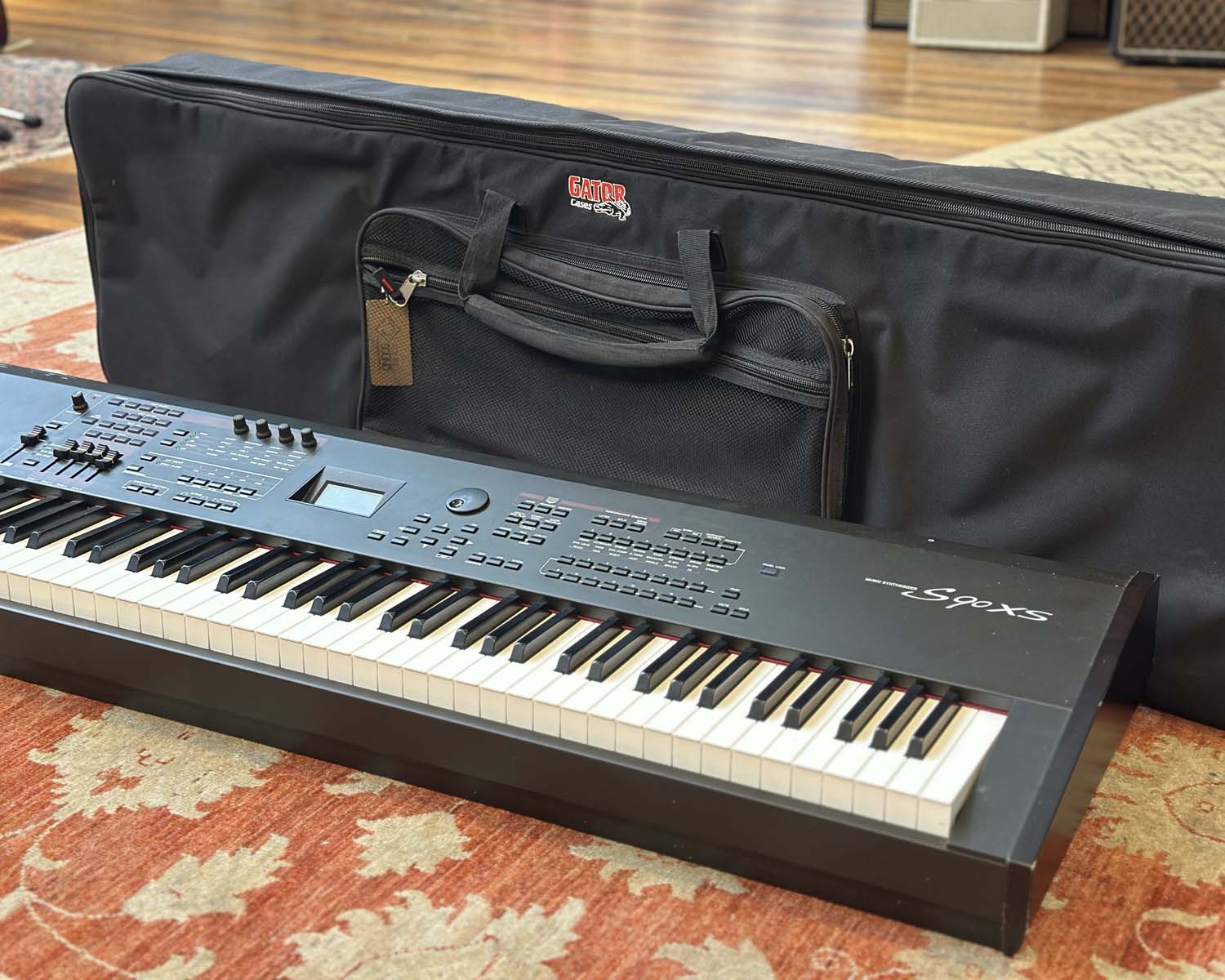 YAMAHA S90 XS 88-Key Synthesizer Stage Piano - Image 10
