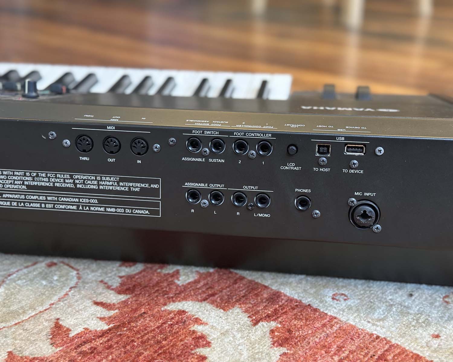 YAMAHA S90 XS 88-Key Synthesizer Stage Piano - Image 7