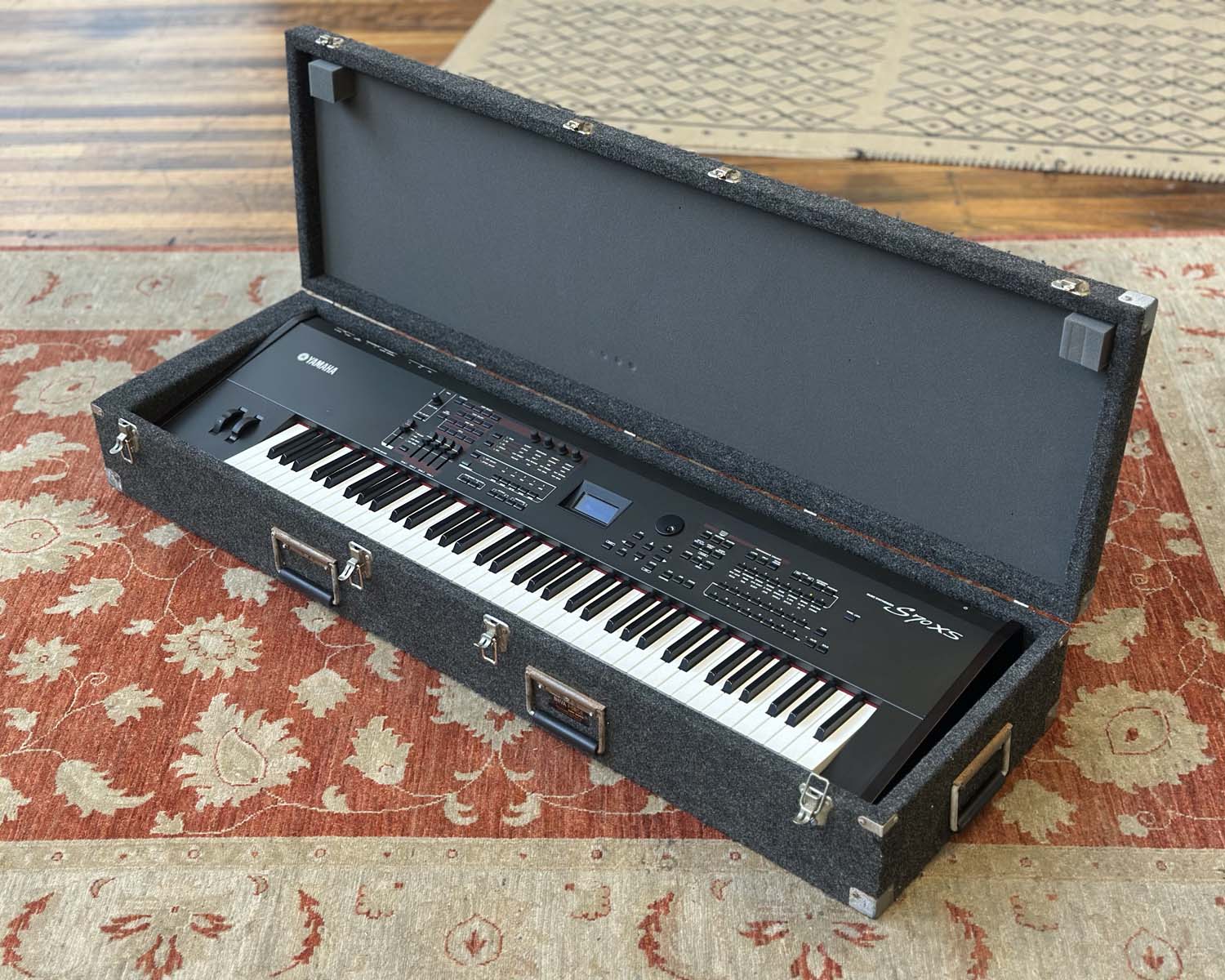 YAMAHA S70 XS - 76 Key Synthesizer Stage Piano - Image 12