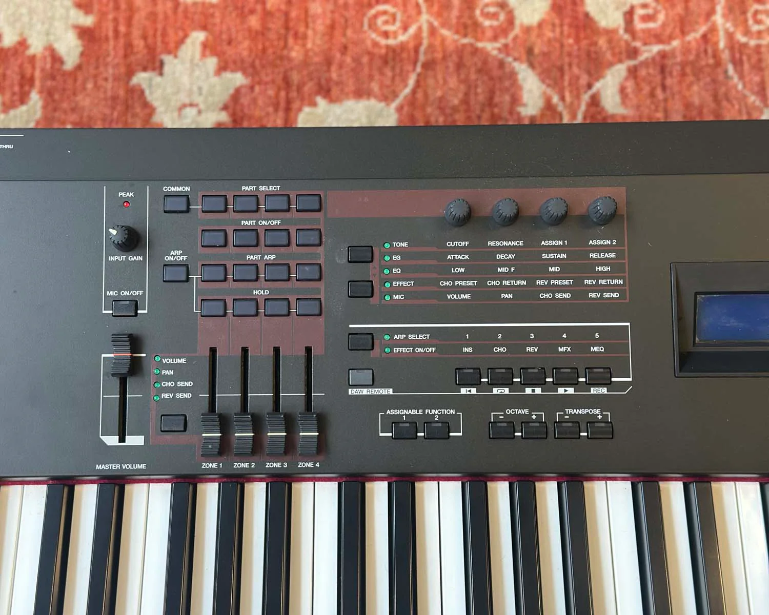 YAMAHA S70 XS - 76 Key Synthesizer Stage Piano - Image 4