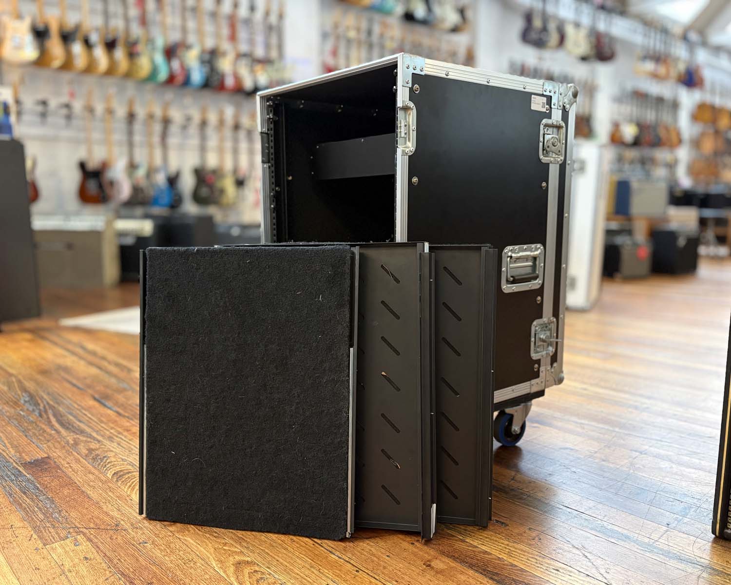 GoCases 16RU Rack Case on Wheels - Image 5