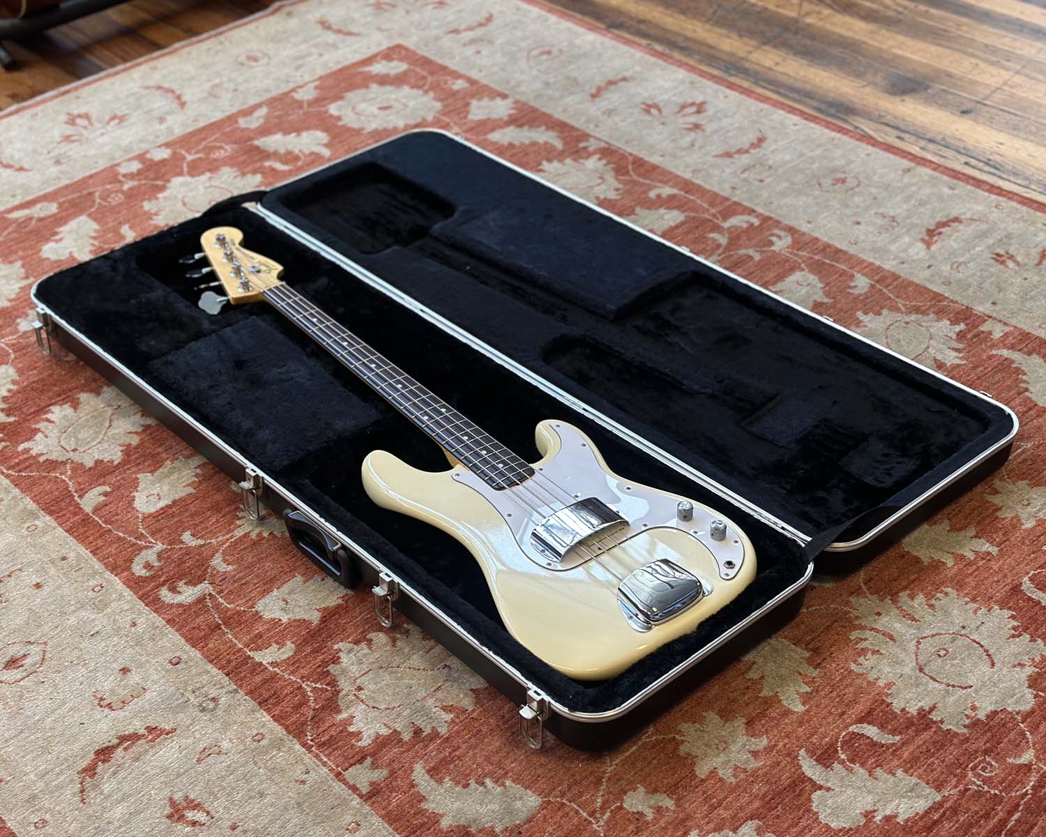 1979 Fender Precision Bass (5.38kg) - Image 19