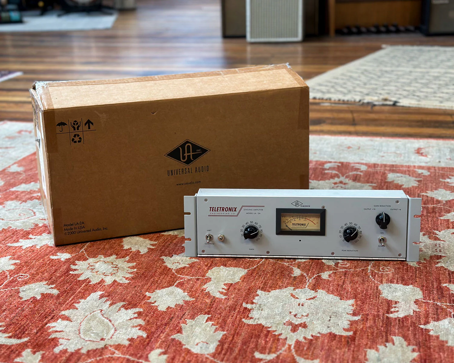 Universal Audio LA-2A Classic Levelling Amplifier - Image 11