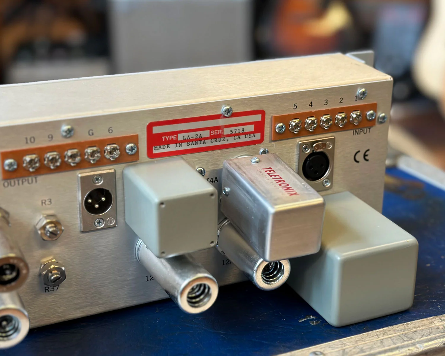 Universal Audio LA-2A Classic Levelling Amplifier - Image 3