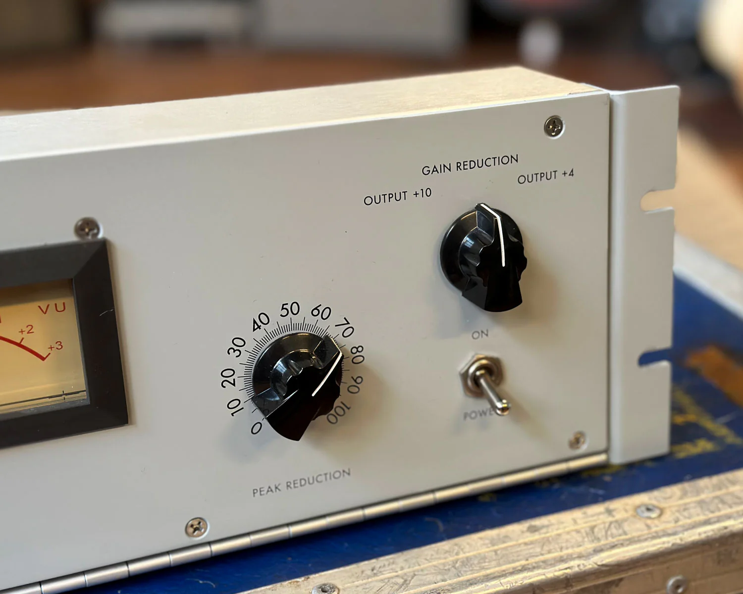 Universal Audio LA-2A Classic Levelling Amplifier - Image 7
