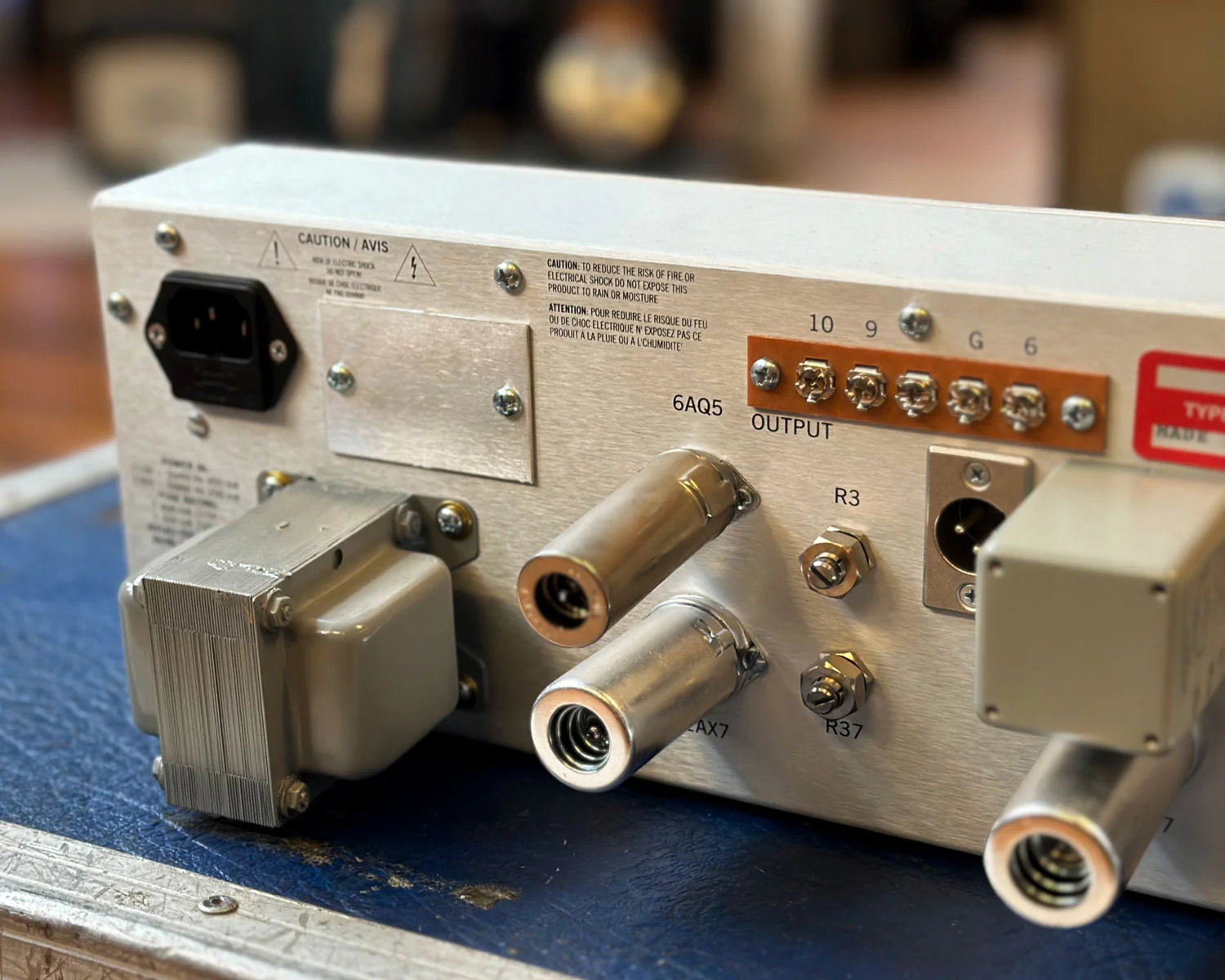 Universal Audio LA-2A Classic Levelling Amplifier - Image 8