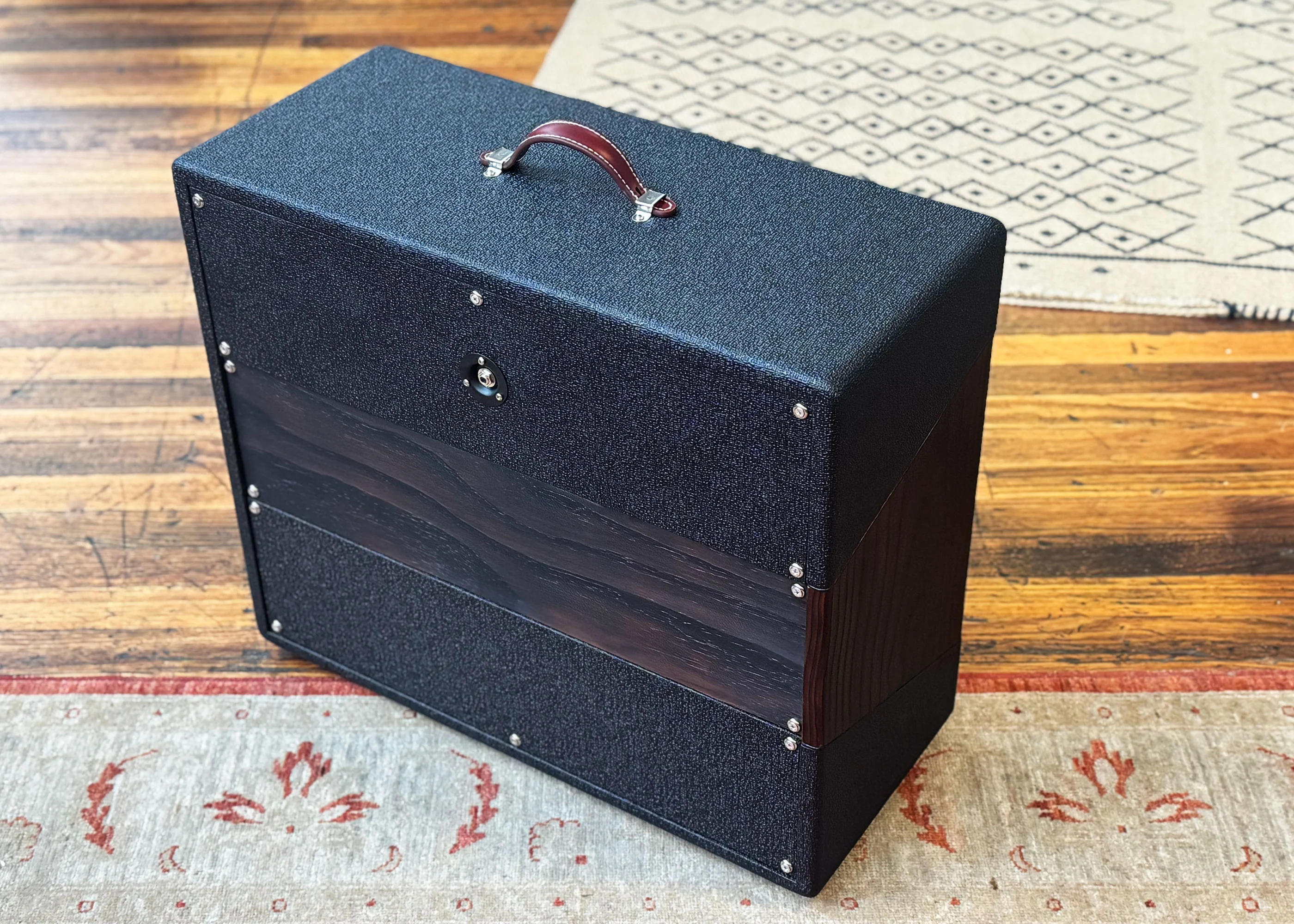 MWM Cabinetry 80 Watt 2x10" 8Ω Cabinet - Image 2