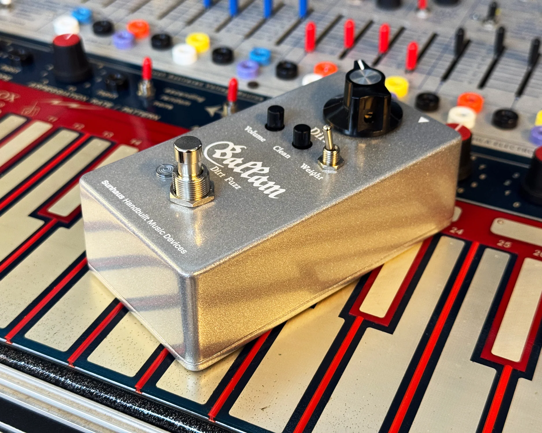 Sunhaus Ballam Dirt Fuzz - Image 4