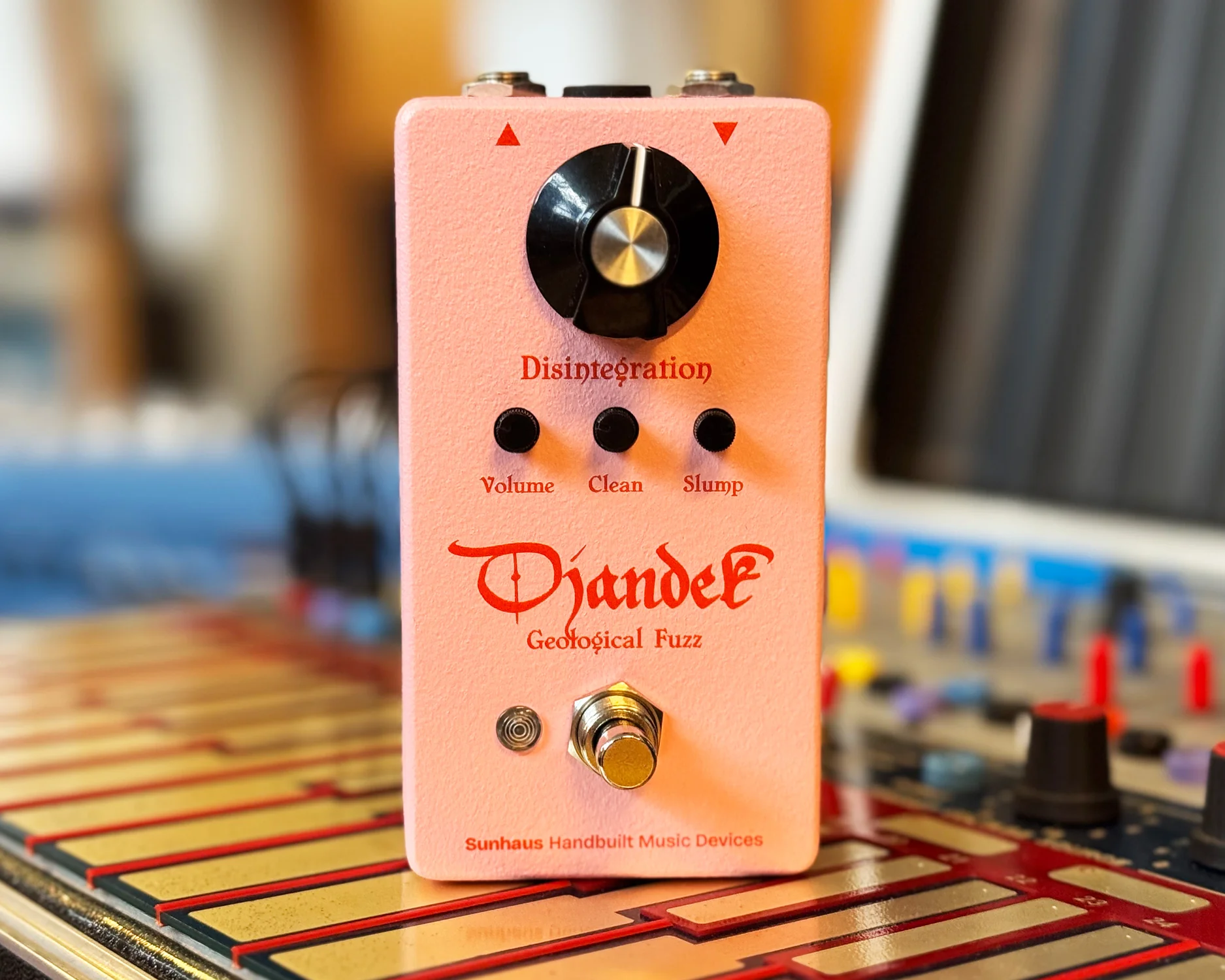 Sunhaus Djandek Geological Fuzz