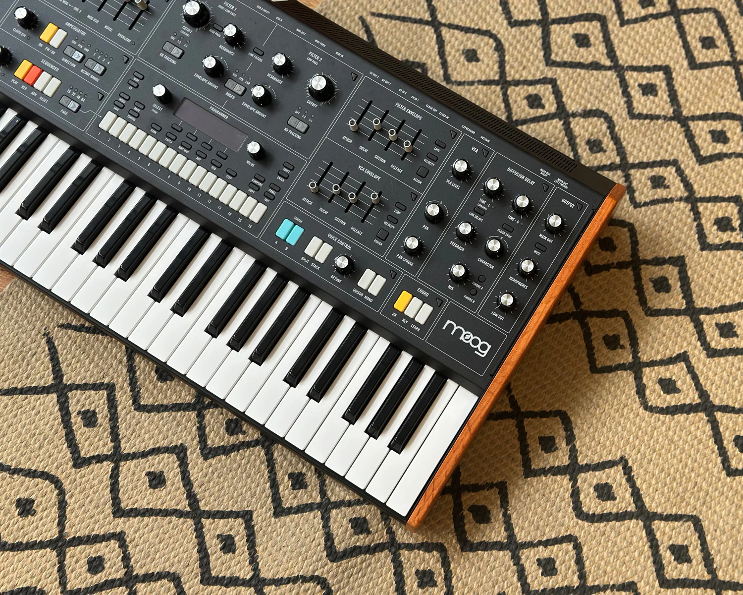 Moog Muse 8-Voice Polyphonic Synthesizer - Image 2