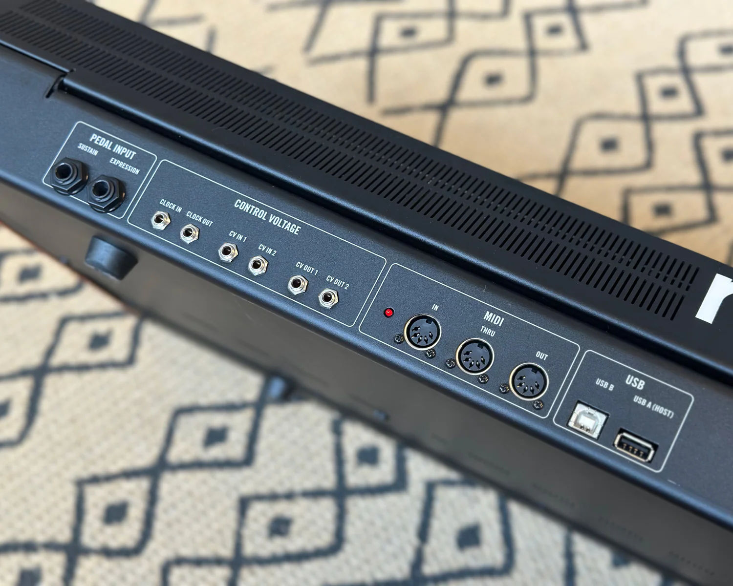 Moog Muse 8-Voice Polyphonic Synthesizer - Image 4