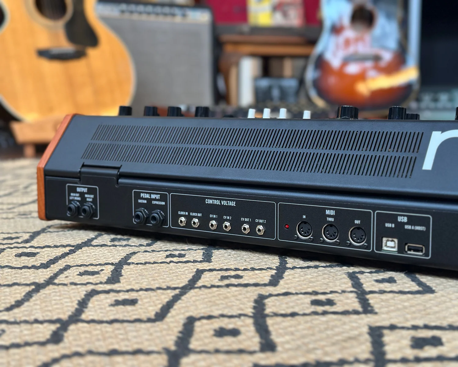 Moog Muse 8-Voice Polyphonic Synthesizer - Image 5