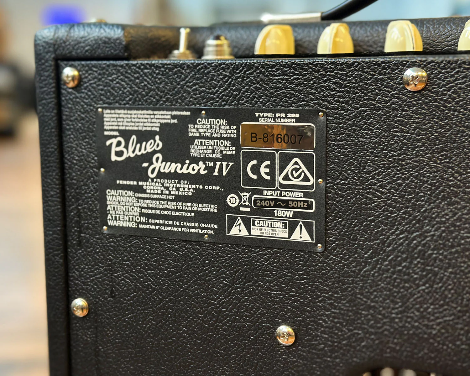 Fender Blues Junior IV 15 Watt 1x12" Guitar Amplifier - Image 3