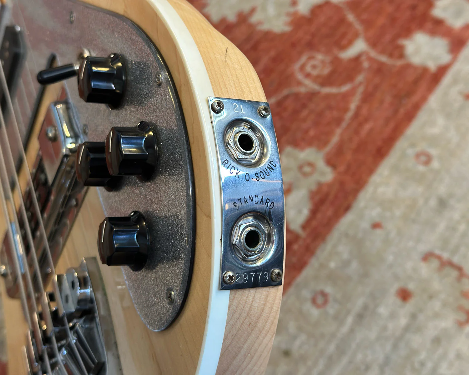 2021 Rickenbacker 4003 Bass - Maple Glo (Unfinished Fingerboard Model) - Image 8