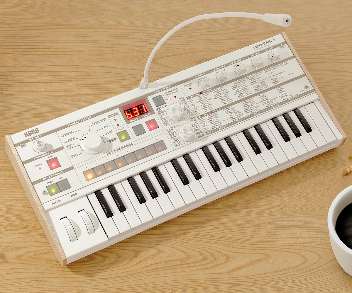 KORG microKORG S Analogue Modelling Synthesizer Vocoder - Image 6