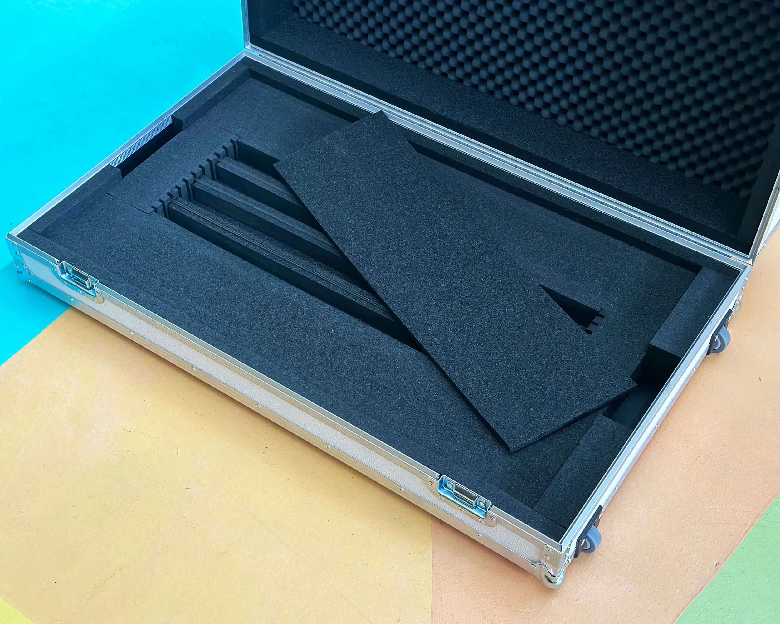 Mellotron M4000D Case - Image 4